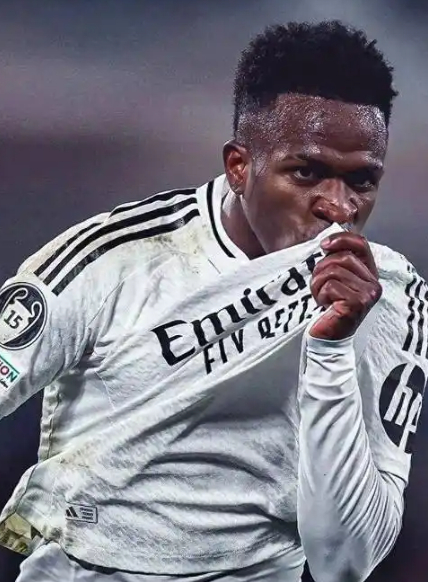 kaiyun-索要6000万欧年薪！皇马巨星飘了，续约谈崩，想去英超拿金球奖|维尼修斯|基利安·姆巴佩|皇家马德里|FIFA|萨尔茨堡红牛_新浪体育_新浪新闻